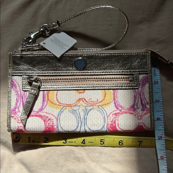 Coach Signature Logo Scribble Print Wristlet Wallet Gold Leather nwt - Picture 2 of 15